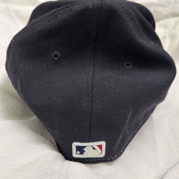 MLB Boston Red Sox Rare Boston Skyline Fitted Cap Hat NWT Mint Size 7 3/8 - Picture 2 of 4